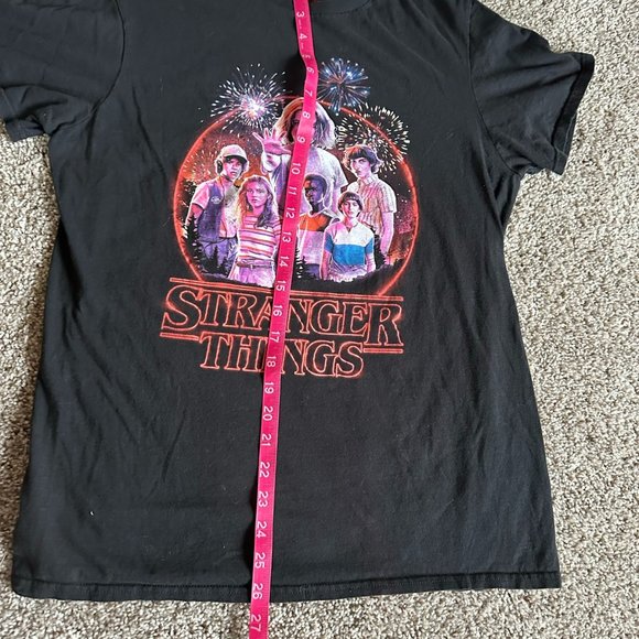 🧡 3/$15 - Stranger Things Black T-Shirt Medium - Picture 7 of 8